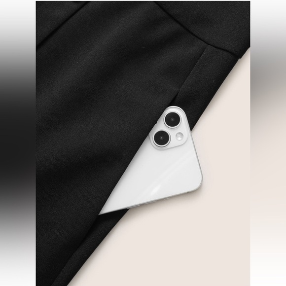 BloomChic Plain Sleeveless Button Detail Pocket Dress - Picture 6 of 8